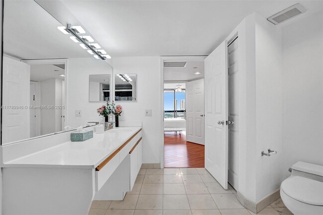 Building Photo - 3530 Mystic Pointe Dr