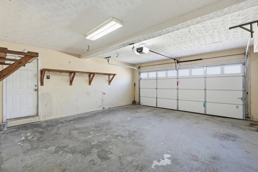Building Photo - 3235 Haverhill Rowe
