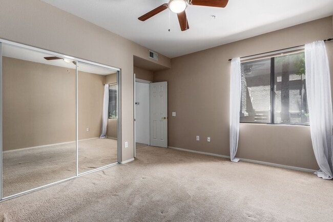 Building Photo - Beautiful 2 bed/2bath condo in Scottsdale!!