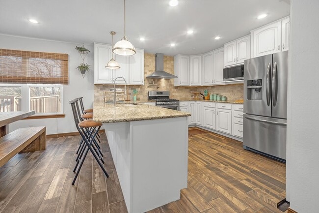 Building Photo - Furnished Home in Jenks School District.