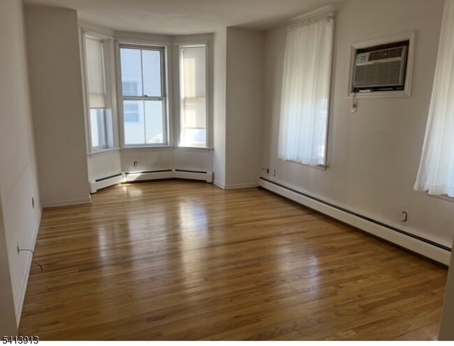 Building Photo - 15 Regent St