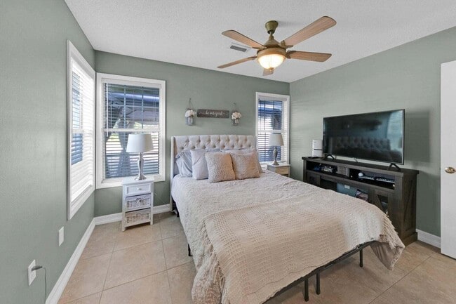 Building Photo - 2216 Calle De Pizzaro