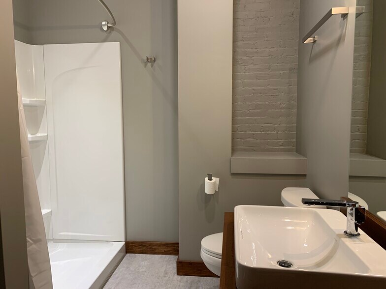 Building Photo - 223 Lisbon St