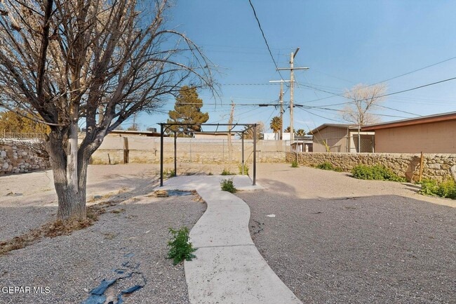 Building Photo - 6203 Trowbridge Dr