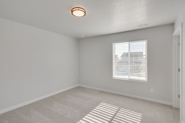 Building Photo - Baraya Townhomes: Modern Townhomes for Rent in Meridian, ID