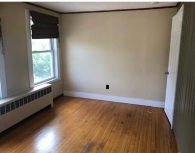 Building Photo - 381 Marlboro St