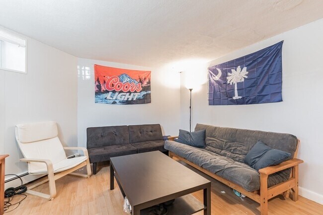 Building Photo - 136 Chiswick Rd