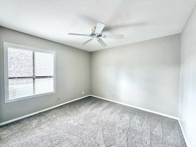 Building Photo - AVAILABLE NOW!! 3 Bedroom 2 Bathroom Condo in Palm Springs!