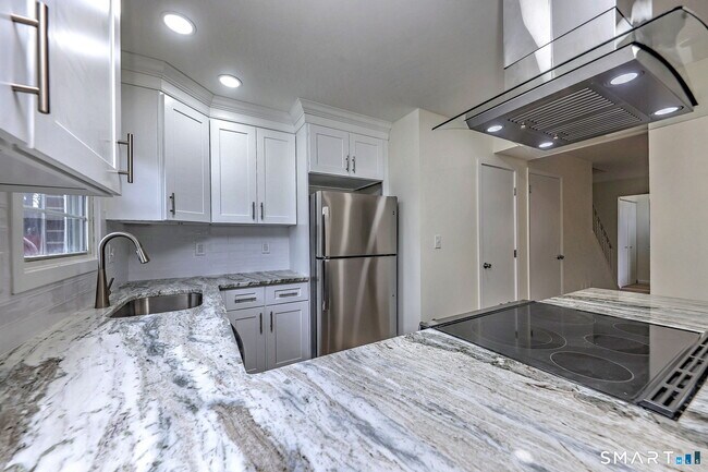 Building Photo - 65 Salem Walk