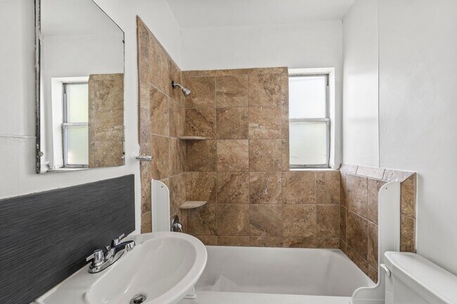 Building Photo - Peaceful 1 Bedroom Apartment Near the Utah...
