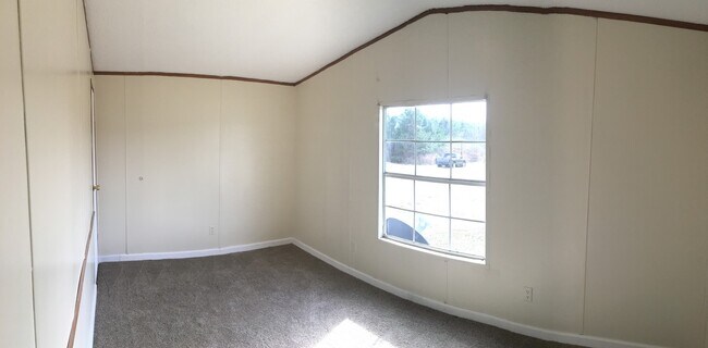 Building Photo - Newly remodeled 3 BDR / 2 BA Home