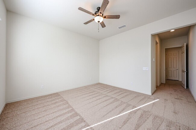 Building Photo - 4 Bedroom Home in Asante Community