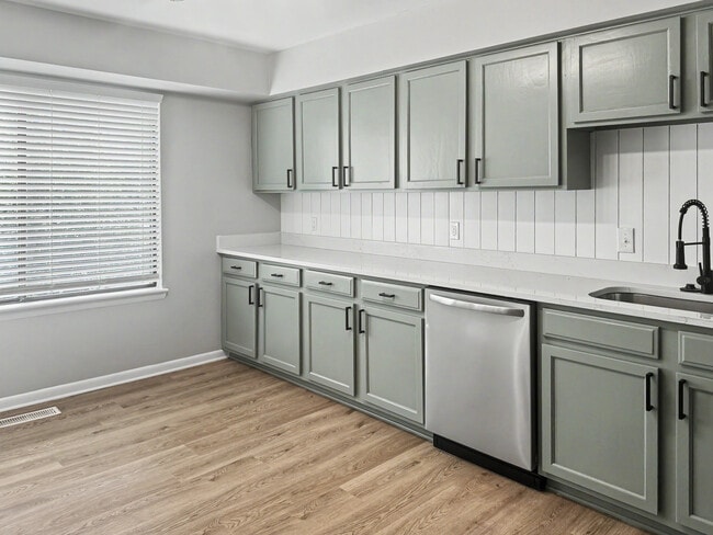 Building Photo - 274 Mariners Cir