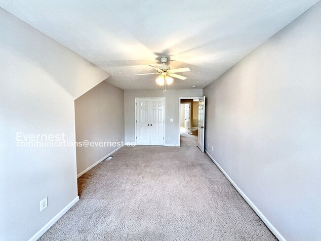 Building Photo - 102 Antler Ridge Cir