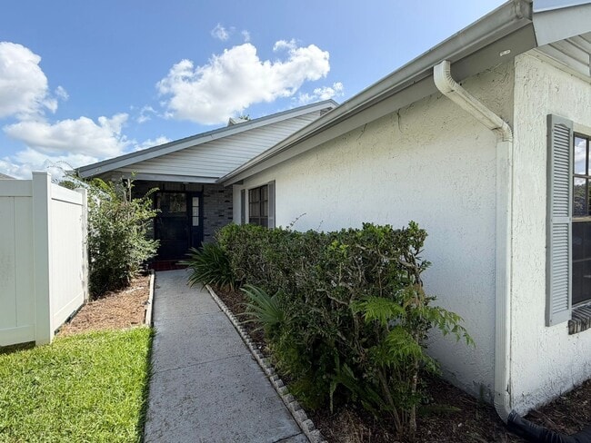 Building Photo - 2570 Shadybranch Dr