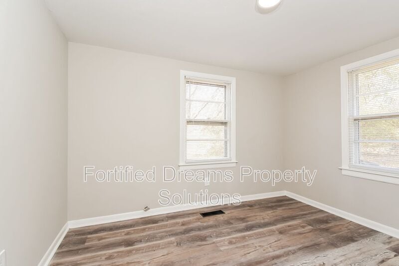 Building Photo - 4400 Voss Ave