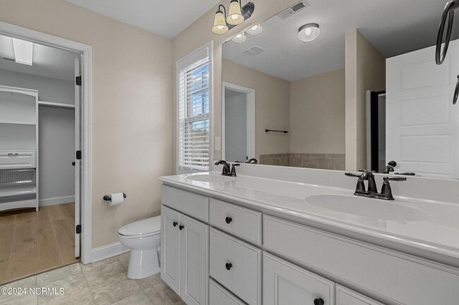 Building Photo - 204 Sandy Springs Rd