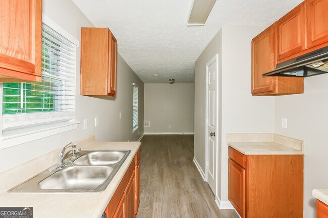 Building Photo - 35 Pinecone Ct