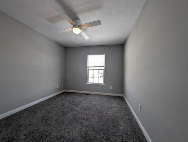 Building Photo - 800 Avebury Dr