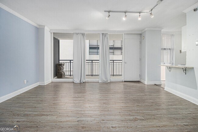 Building Photo - 620 Peachtree St NE