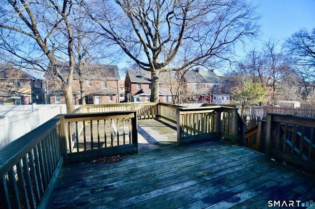 Building Photo - 308 Willow St