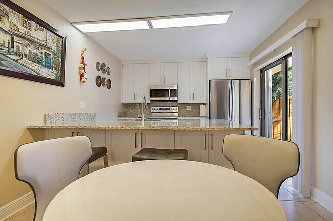 Building Photo - 3071 30th Ct