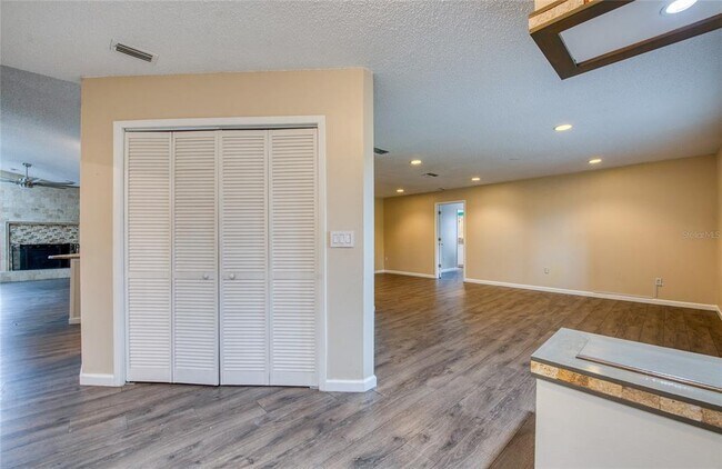 Building Photo - 2143 Salisbury Ct