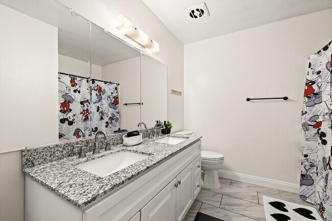 Building Photo - 632 Kenoak Dr