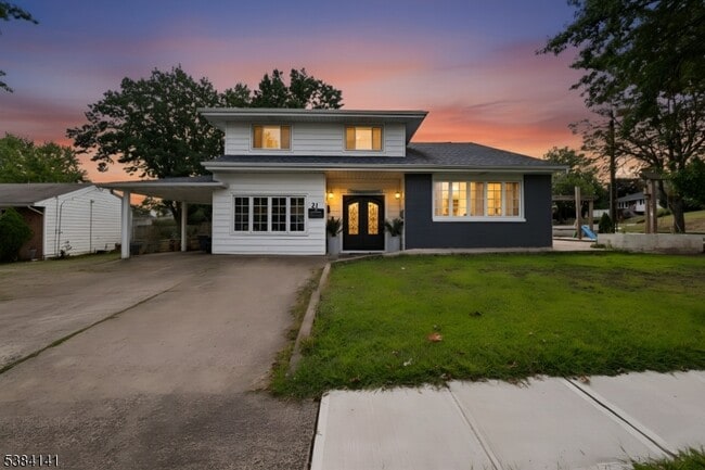 Building Photo - 231 Starmond Ave