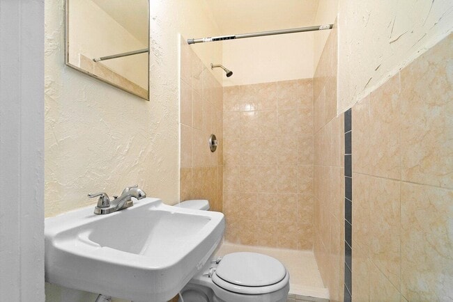 Building Photo - 3802 Melaleuca Ln