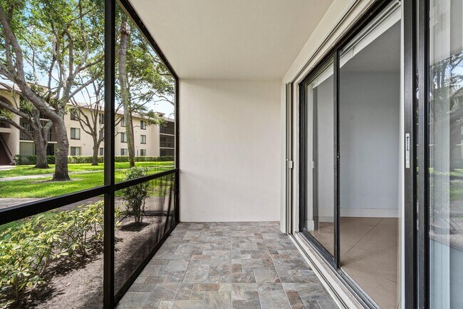 Building Photo - 204 Foxtail Dr
