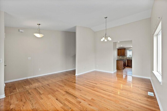 Building Photo - Bright & Spacious 4 Bedroom Home in Yelm f...