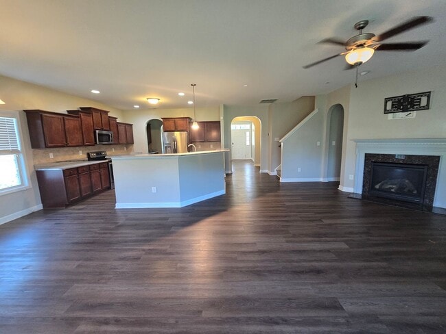 Building Photo - 2111 Yates Ranch Rd