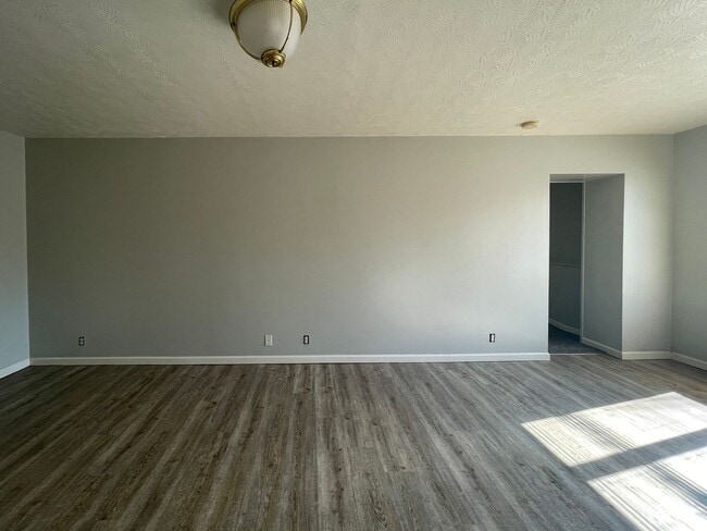 Building Photo - Yorktown School District