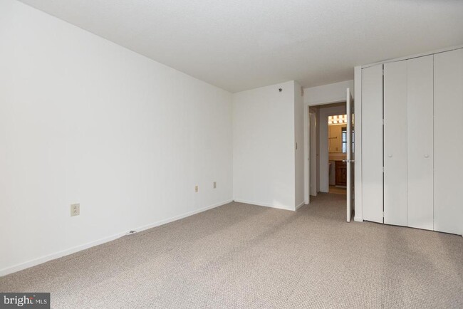 Building Photo - 2020 Walnut St