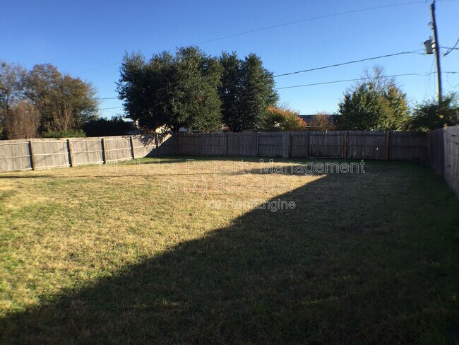 Building Photo - 5821 Fair Wind St