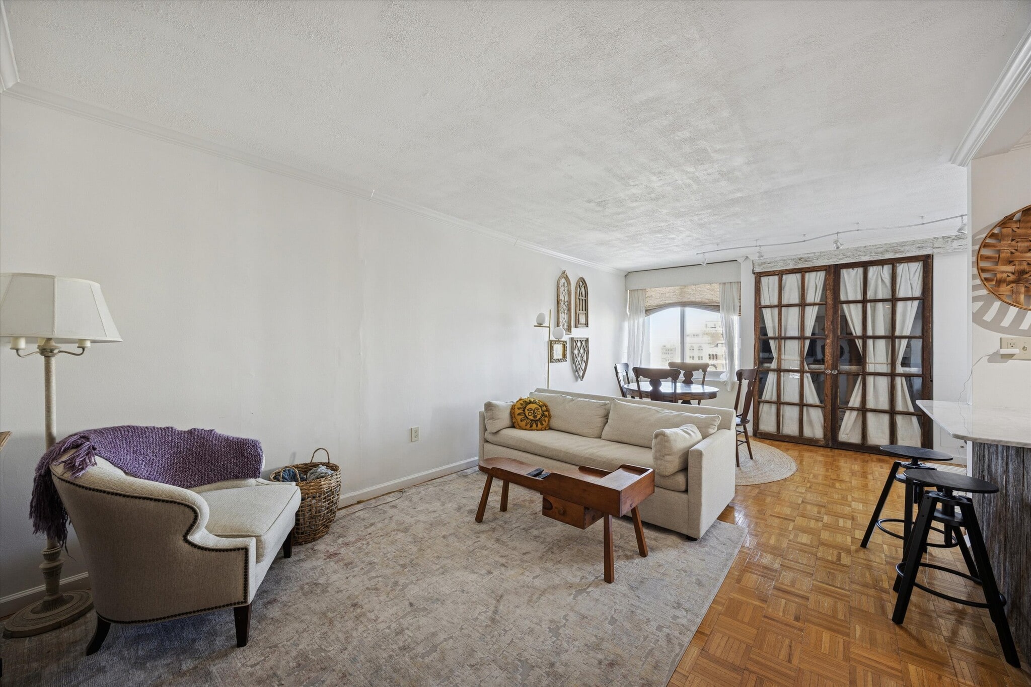 Building Photo - 604 S Washington Sq