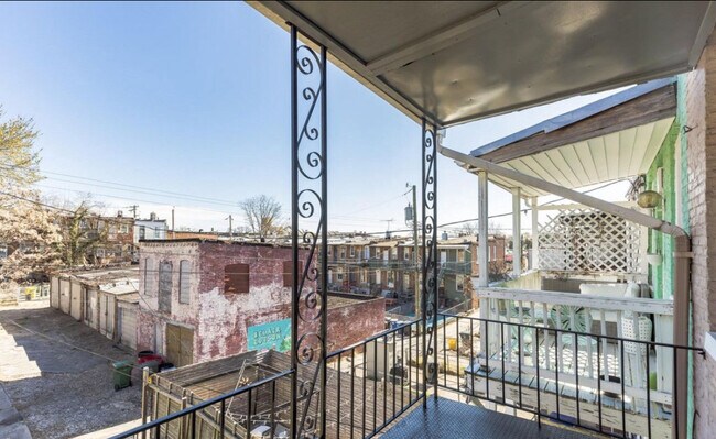 Building Photo - 3014 Clifton Park Terrace