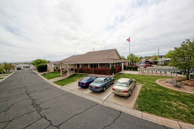 Building Photo - 2 Bed/1.5 Bath In An Active 55+ Community