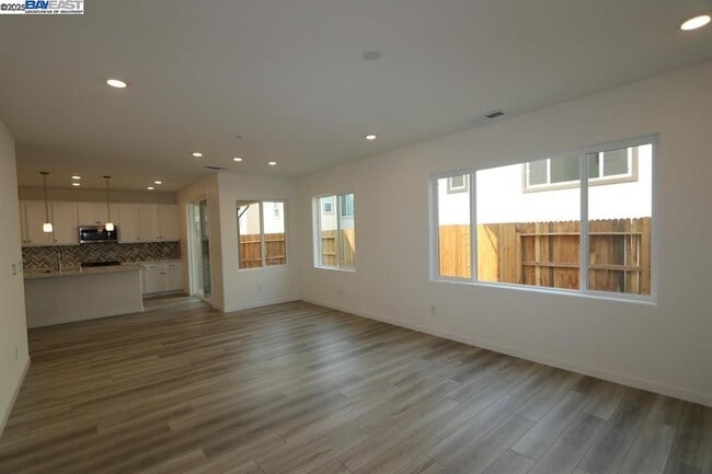 Building Photo - 3433 Cantor Dr