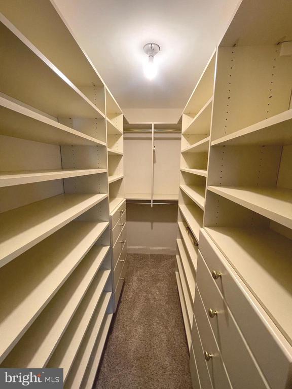 Building Photo - 301 Worthington Dr