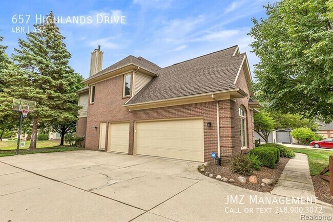 Building Photo - 657 Highlands Dr