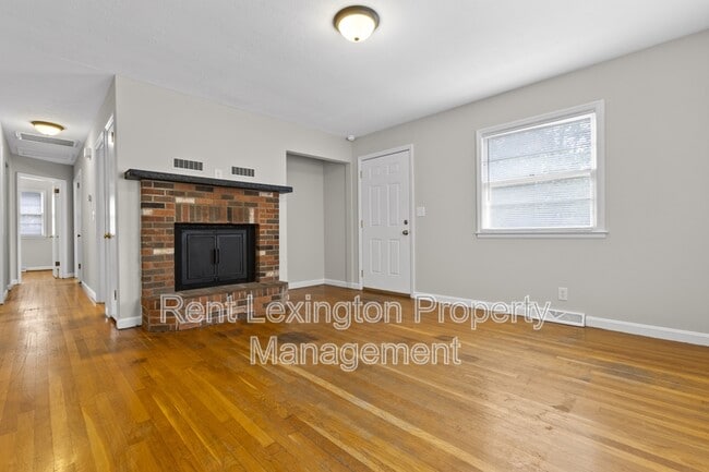 Building Photo - 304 Harvard Dr