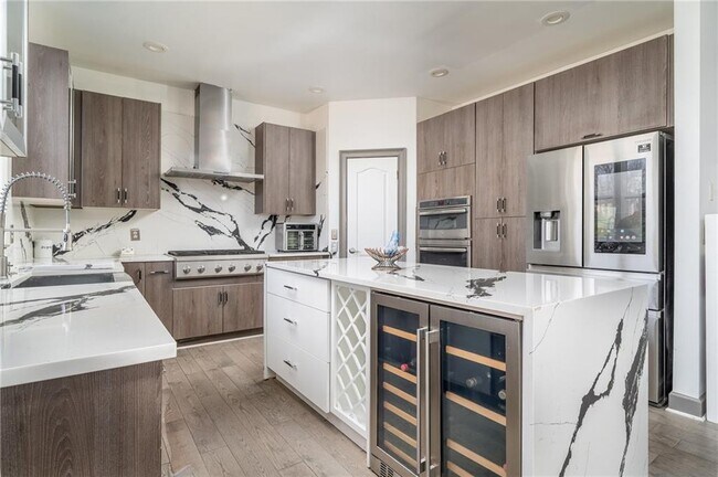 Building Photo - 12553 Kensington Blvd