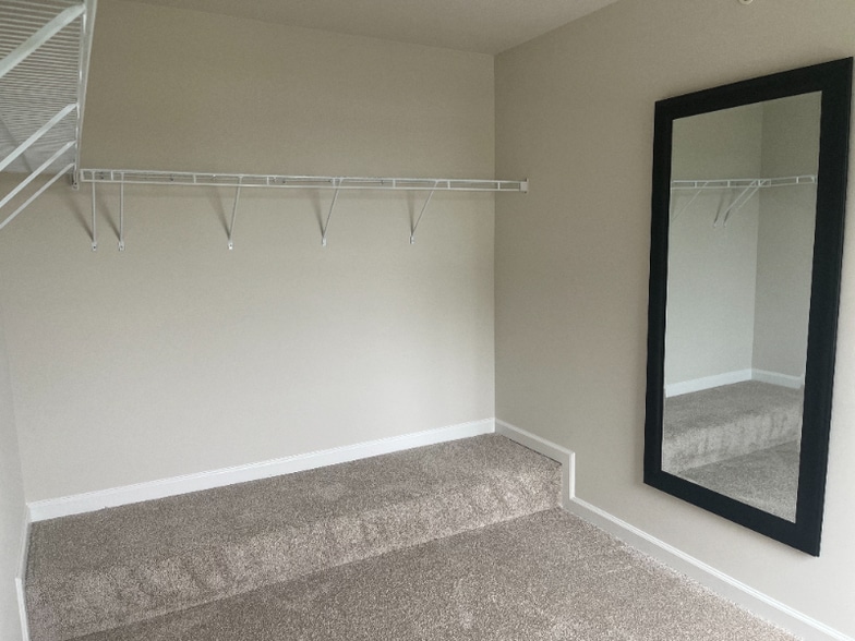 Building Photo - 532 Destination Way