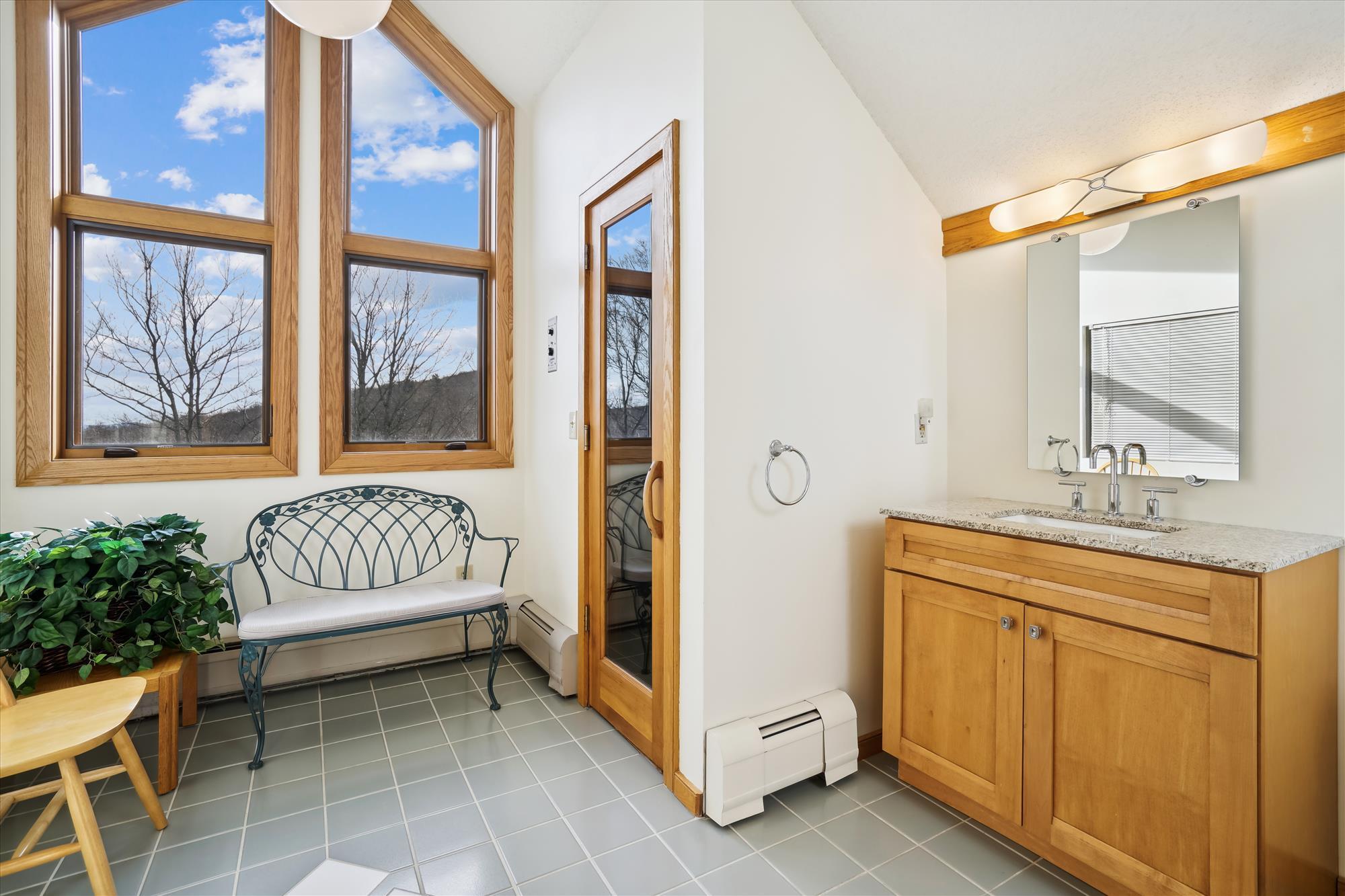 Building Photo - 180 High Ridge Rd