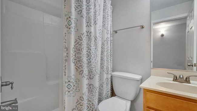 Building Photo - 1833 Drew St