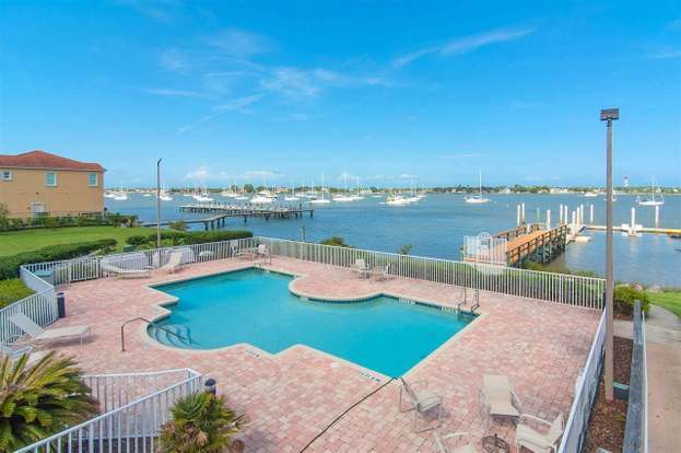 Building Photo - 157 Marine St