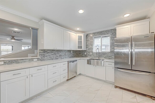 Building Photo - 5611 Nina Lee Ln