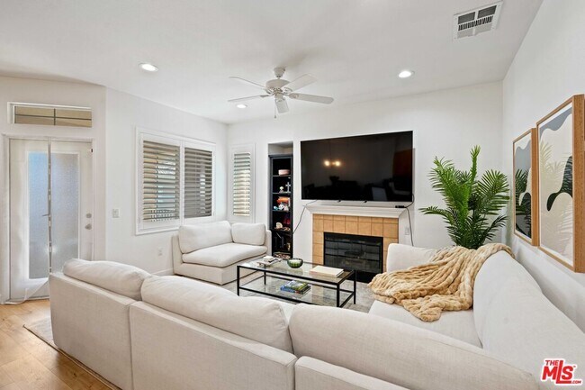 Building Photo - 17969 Lost Canyon Rd